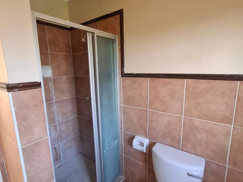 Spacious, secured unit in Mooikloof Ridge Estate - Photo 5