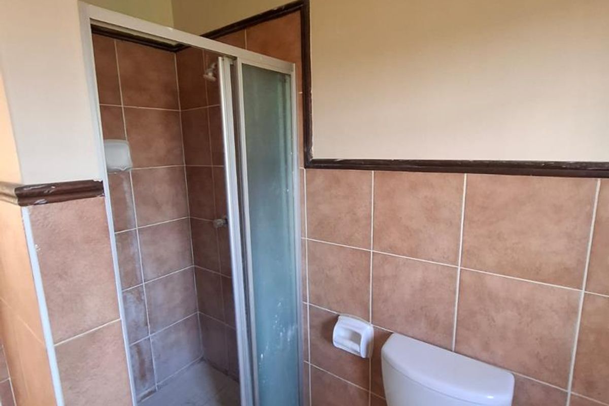 Spacious, secured unit in Mooikloof Ridge Estate - Photo 5