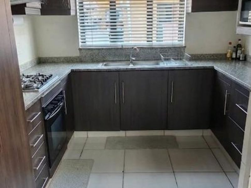 3 Bedroom House for sale in Risecliff - Photo 4