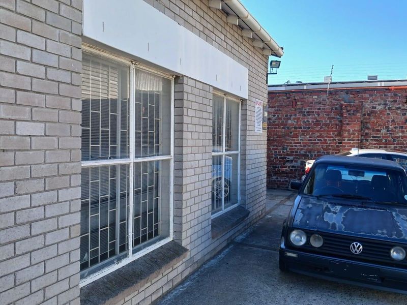200 sqm Versatile Industrial Unit To Let in Wetton - Photo 4