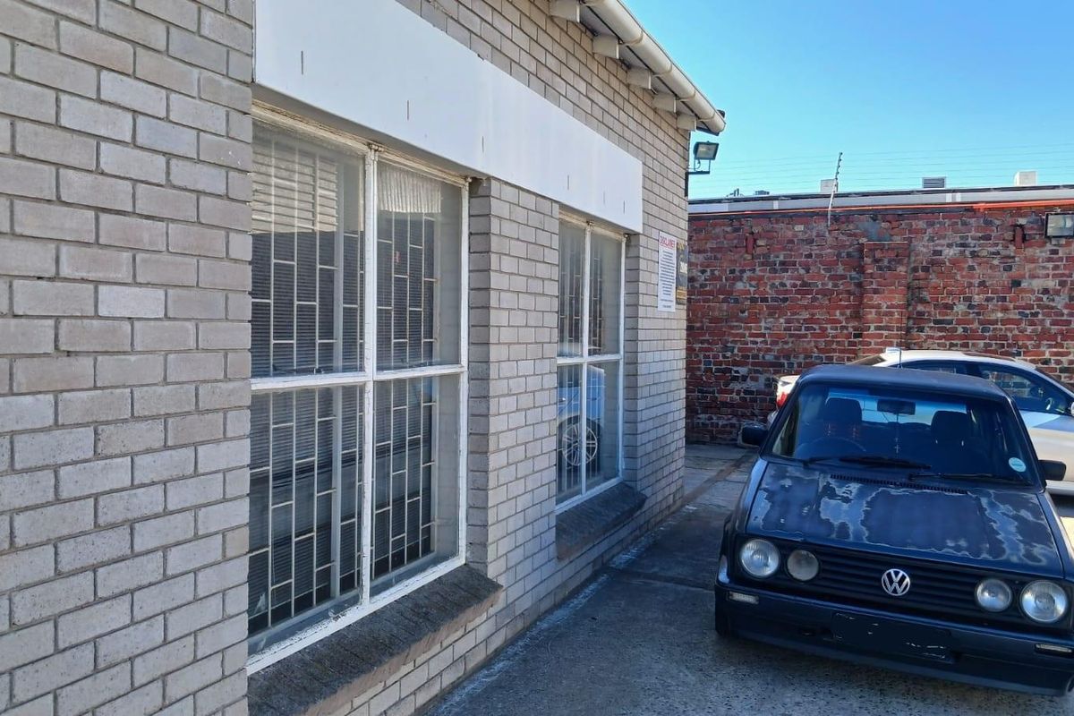 200 sqm Versatile Industrial Unit To Let in Wetton - Photo 4