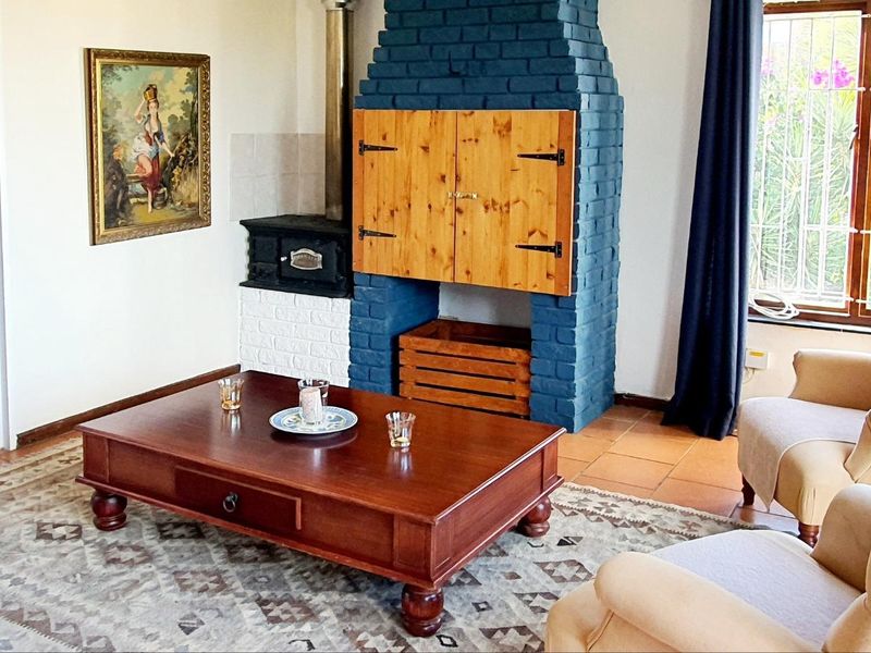 Spacious 1-Bed Apartment in Heldervue with Fireplace & Patio! - Photo 5