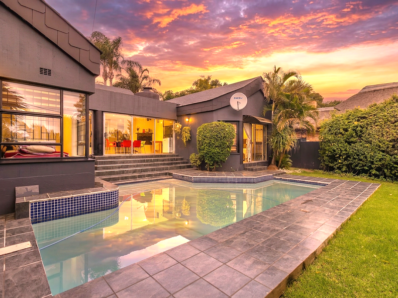 Style, Space & Sophistication – The Perfect Family Haven on a Prime Stand in Little Falls - Photo 2