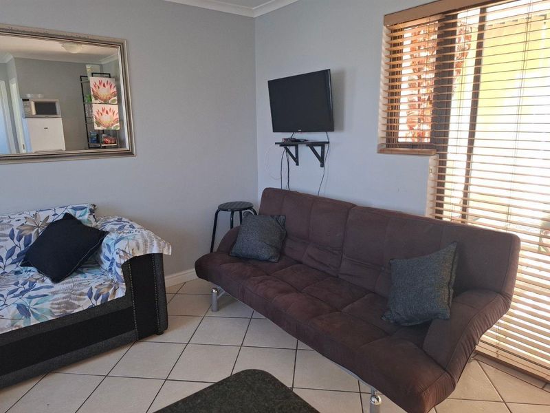 Ground-Floor Gem in Hartenbos: Modern Comfort Awaits! - Photo 8