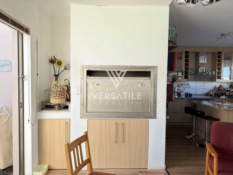 Hurry now! Your perfect townhouse retreat awaits. - Photo 5