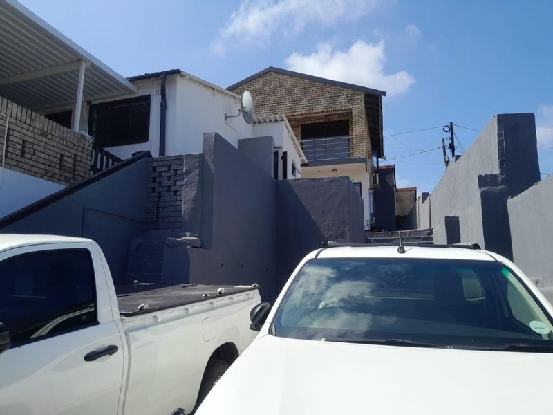 5 Bedroom House for sale in Bayview - Photo 2