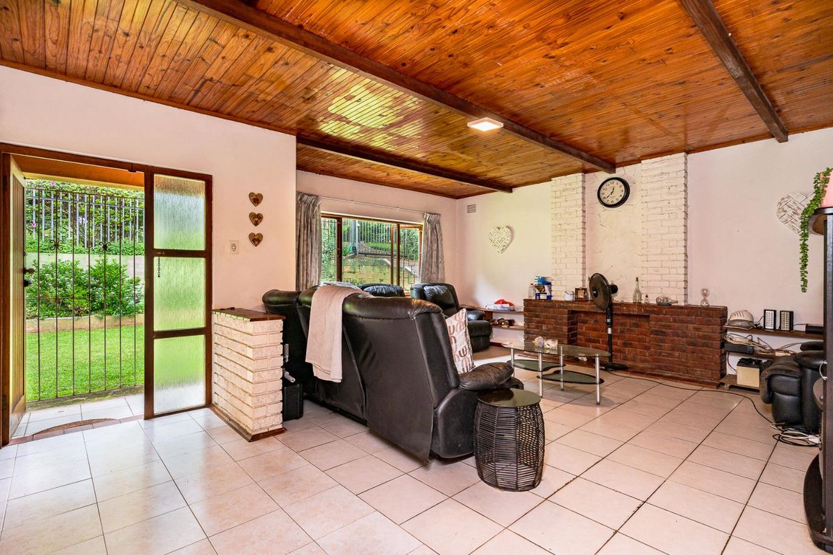 UNIQUE FAMILY HOME WITH COTTAGE IN PRIME WATERFALL 1 - Photo 3