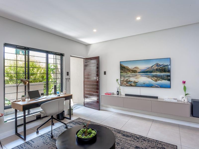 A GORGEOUS ONE BEDROOM FURNISHED APARTMENT - Photo 7