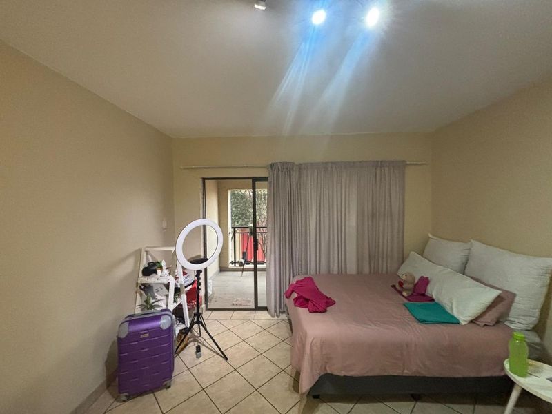 BACHELOR APARTMENT in Oukraal estate for Sale (Investors Only) - Photo 7
