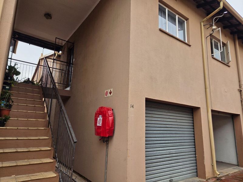 Secure & Stylish Upstairs Unit in Verwoerdpark - Photo 3