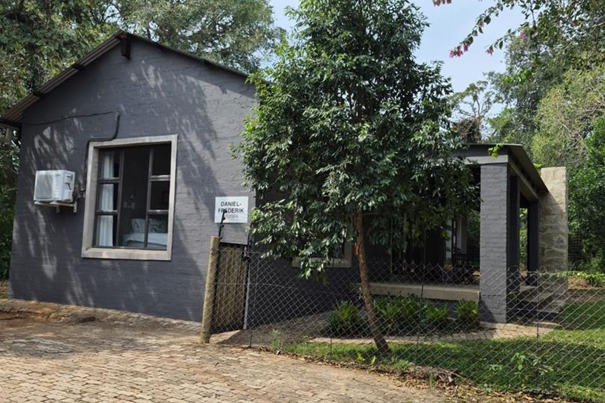 Elegant bushveld living in kampersrus - Photo 2