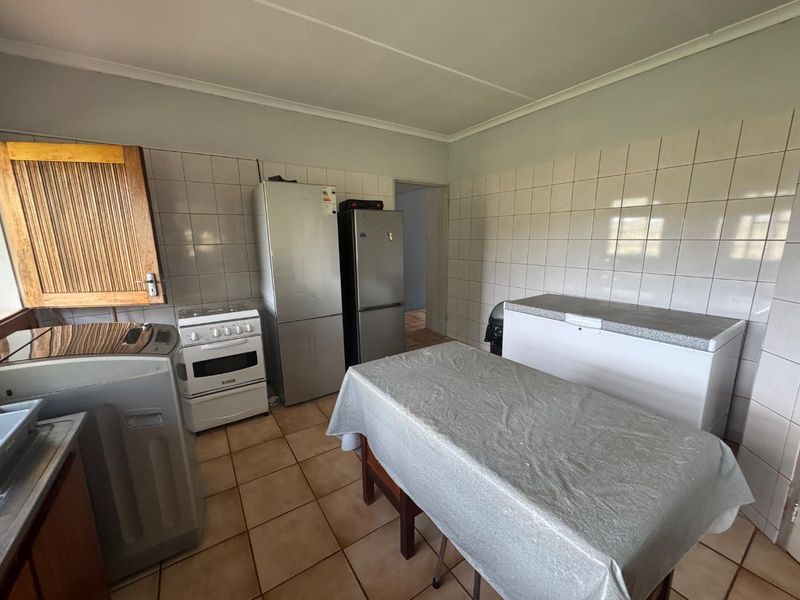 WATER-RICH SMALLHOLDING WITH DEVELOPMENT POTENTIAL NEAR HARTBEESPOORT DAM - Photo 3