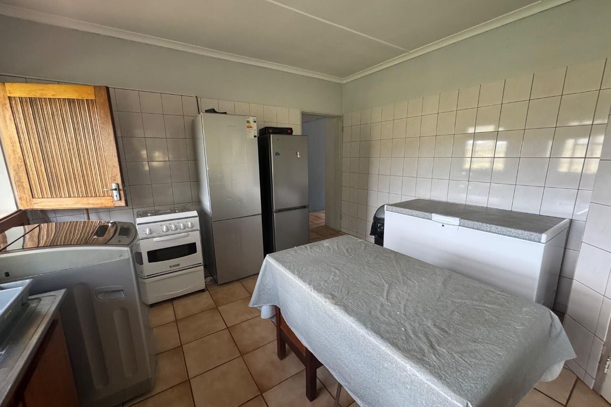 WATER-RICH SMALLHOLDING WITH DEVELOPMENT POTENTIAL NEAR HARTBEESPOORT DAM - Photo 3