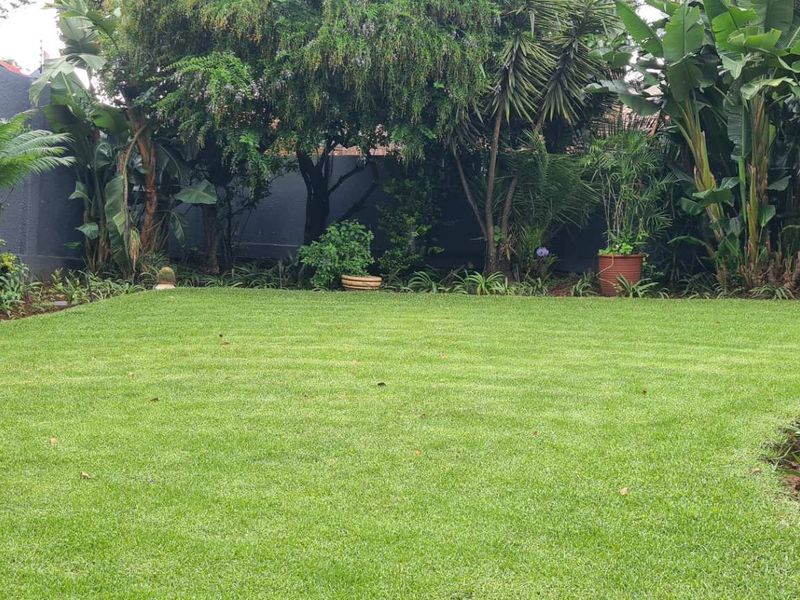 Beautiful family home with a view. - Photo 10