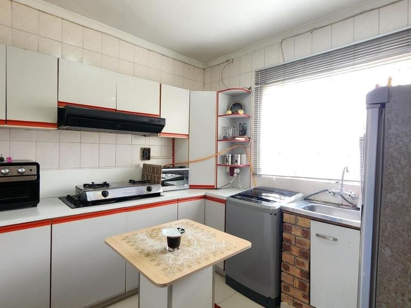 2 Bedroom Home in Moorton with Ample Parking - Photo 6
