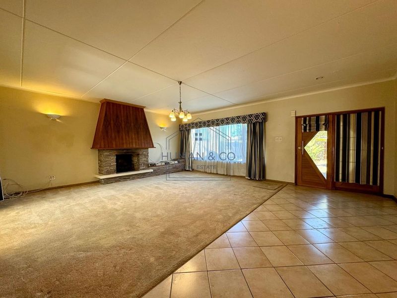 Spacious 4 Bedroom house in central area - Photo 7