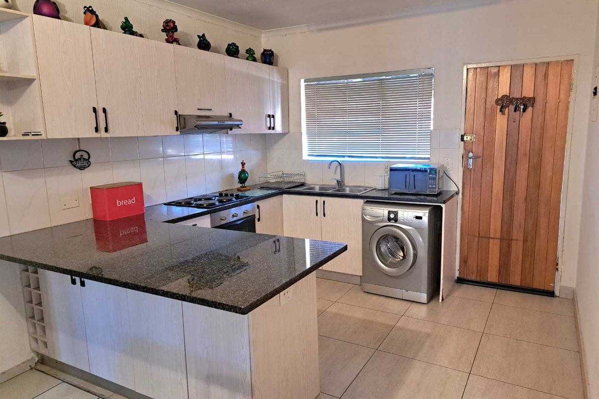 2 Bedroom Apartment for Sale in Ravenswood - Photo 2