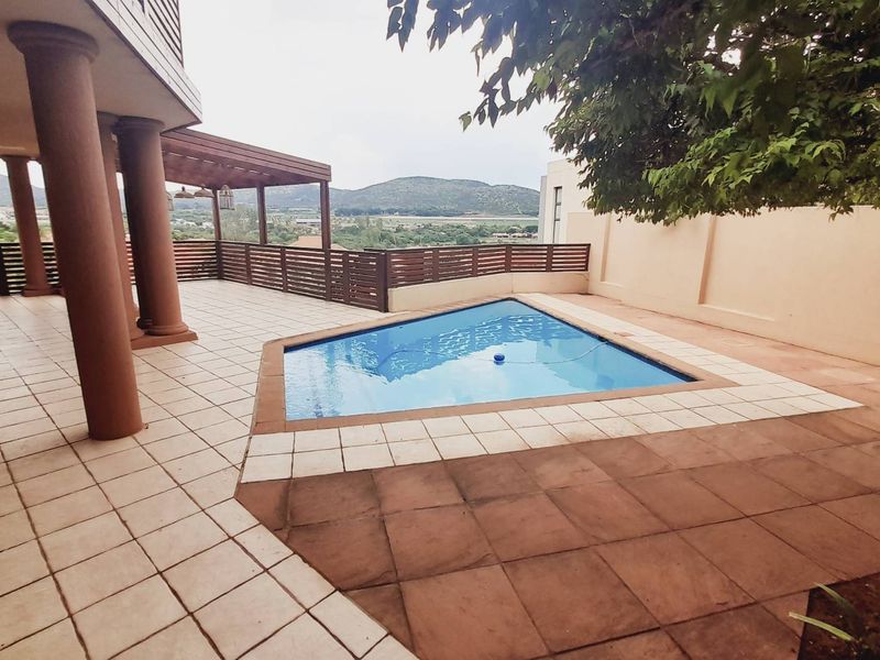 Birdwood Estate: Luxury Living with Magnificent Views - Photo 2