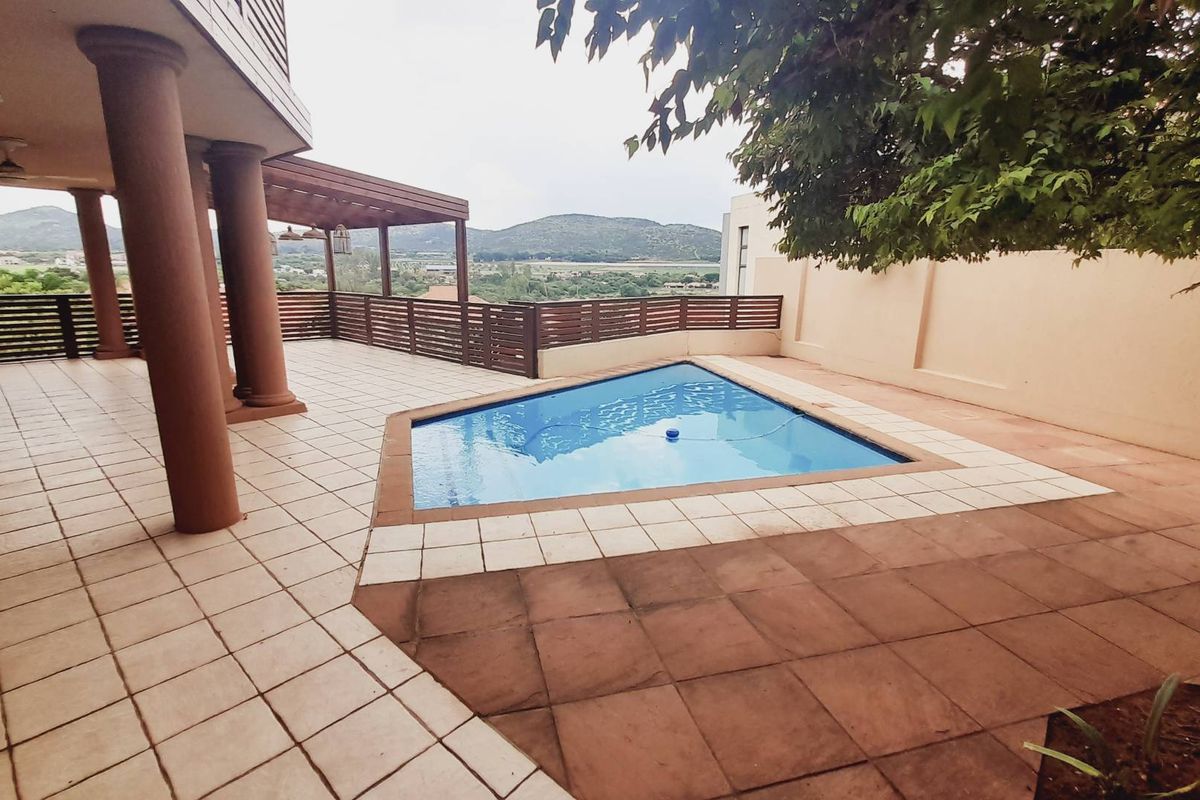 Birdwood Estate: Luxury Living with Magnificent Views - Photo 2