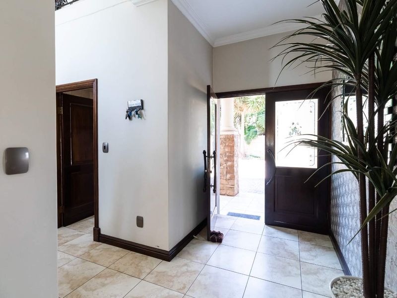Discover Your Dream Home in the Prestigious Champs Du Lac Complex - Photo 4