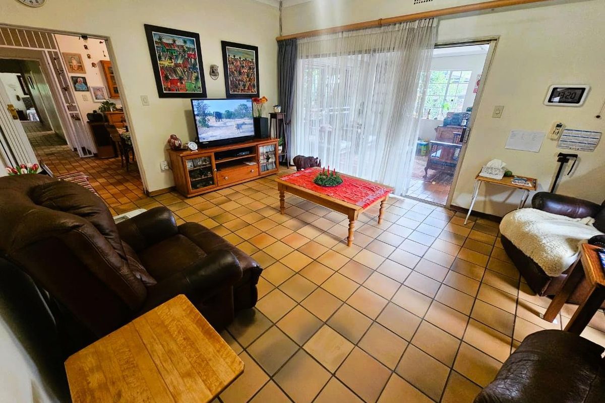 Spacious Family Home in Prime Rietondale - Photo 3