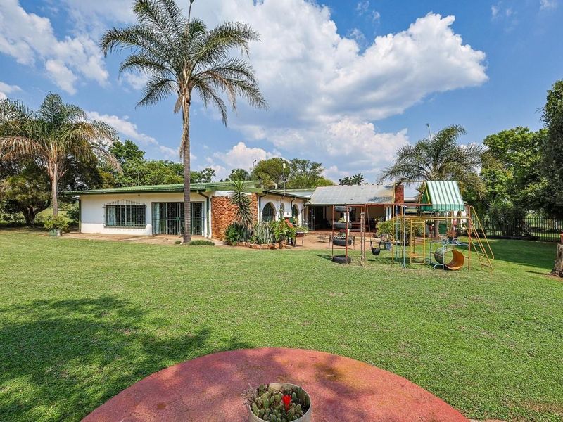 Country Life Bliss in Boschkop: A 4.2 Hectare Pecan Nut Farm Oasis - Photo 9