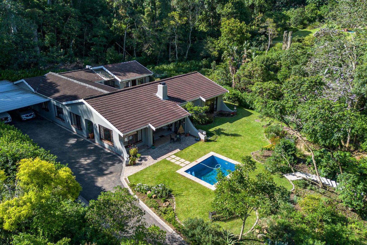 A HOME CURATED FOR LIVING, GATHERING AND GROWING IN THE HEART OF KLOOF! - Photo 2