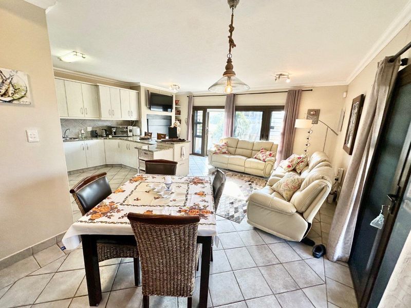 3 Bedrooms Townhouse For Sale in Dolphin Beach - Photo 5