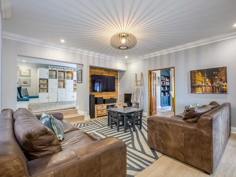 STUNNING 5 BEDROOM HOME IN FOURWAYS GARDENS SECURE LIFESTYLE ESTATE - Photo 3