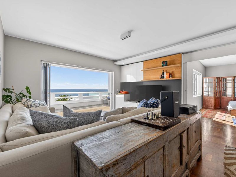 ELEVATED SEASIDE LIVING IN ICONIC OSTENDE - Photo 2