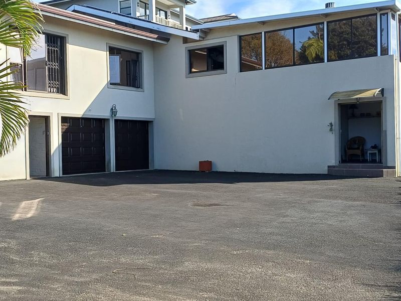Sea Views, Space & Solar Living – The Ultimate Shelly Beach Entertainer’s Dream - Photo 3