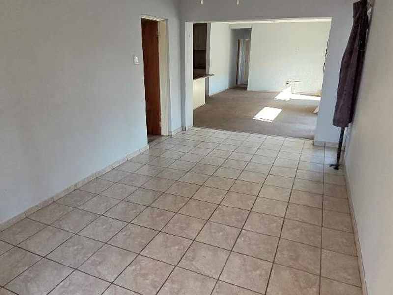 High-Demand Student Living – Low-Risk, High-Return Investment! - Photo 2