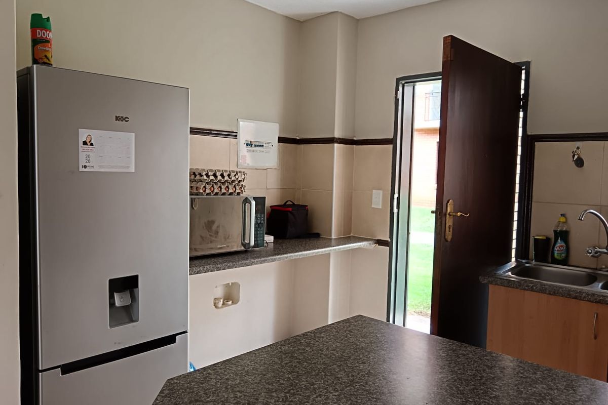 Charming 2 bedroom apartment for sale in Wonderpark Estate - Photo 2