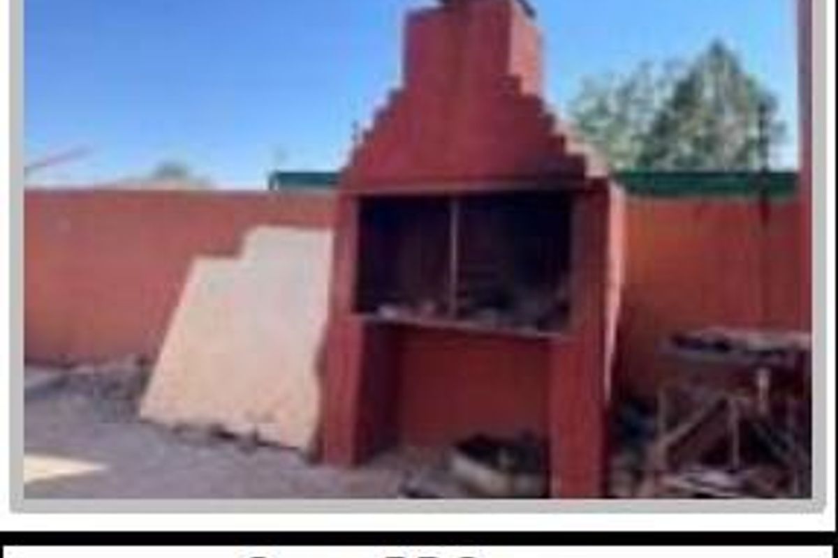 Main Home + Rental Units: 3 Bed/2 Bath & 5 Bed/4 Bath - Photo 4