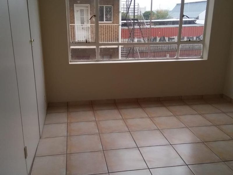 Two Bedrooms apartment in Pretoria - Photo 3