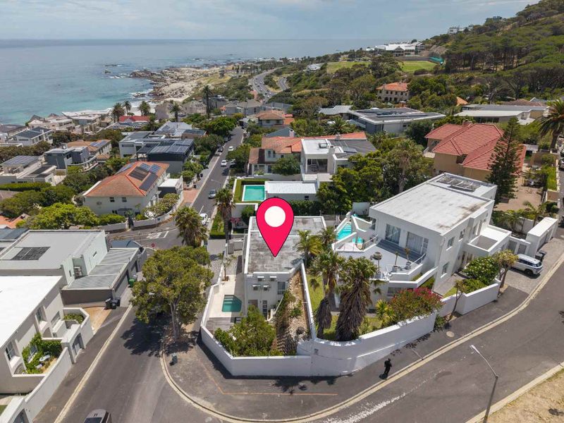 Comfortable Coastal Living in Camps Bay - Photo 2