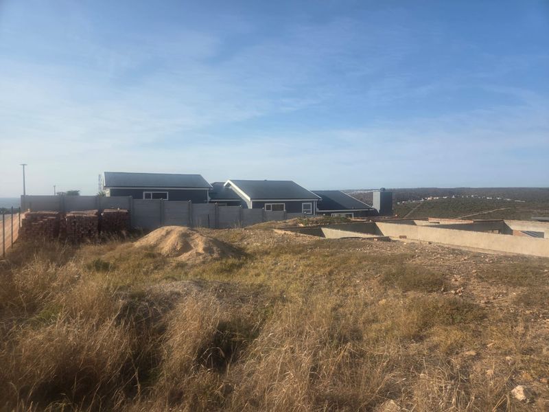 Corner stand with a distant sea view - Photo 2
