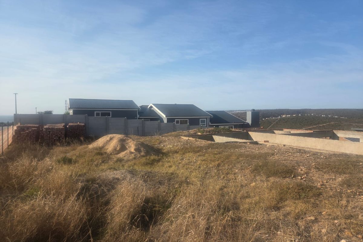 Corner stand with a distant sea view - Photo 2