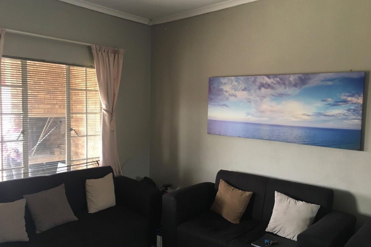 Neat and modern apartment - Photo 2