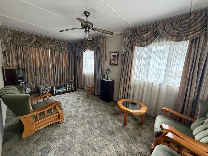3-Bedroom House for Sale in Burlington Heights - Photo 7