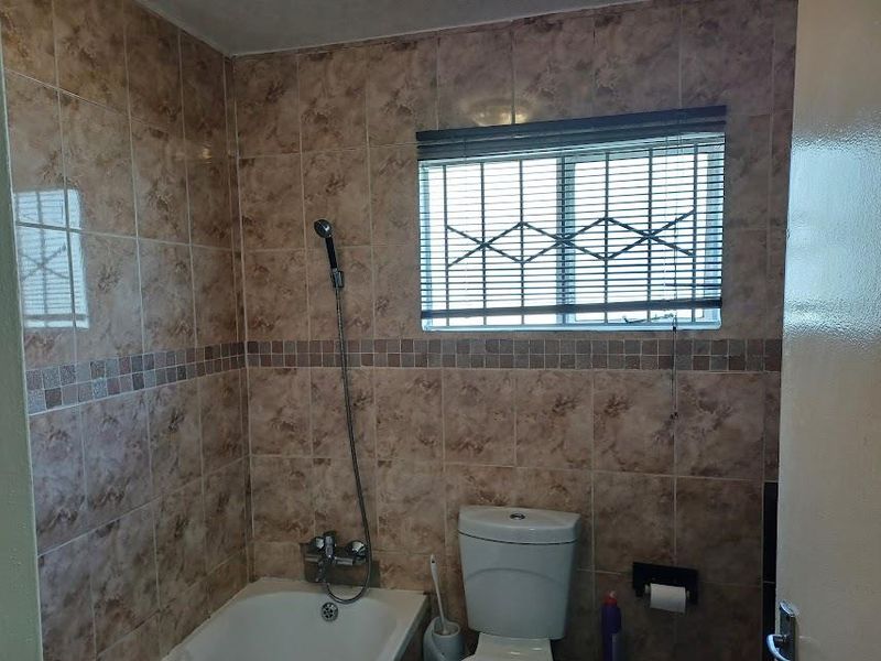 2-Bedroom Apartment, Ground floor and Pet-Friendly. - Photo 9