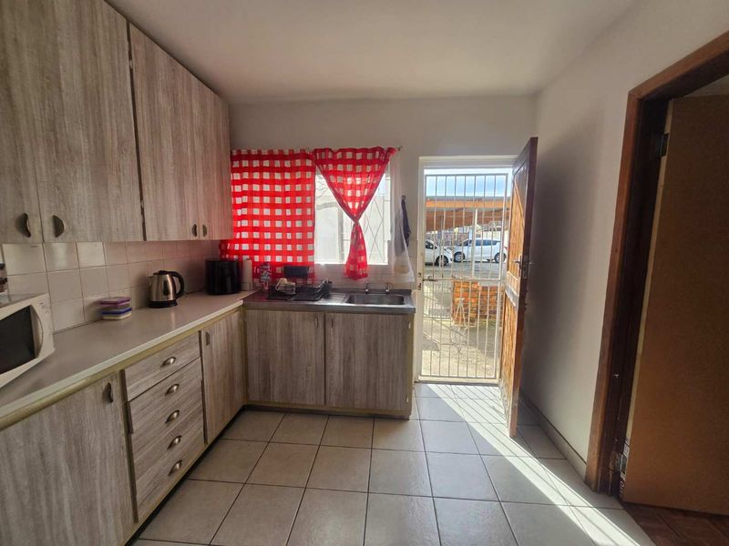 Spacious 104 m2 Duplex with Private Front Yard – Cotswold - Photo 6