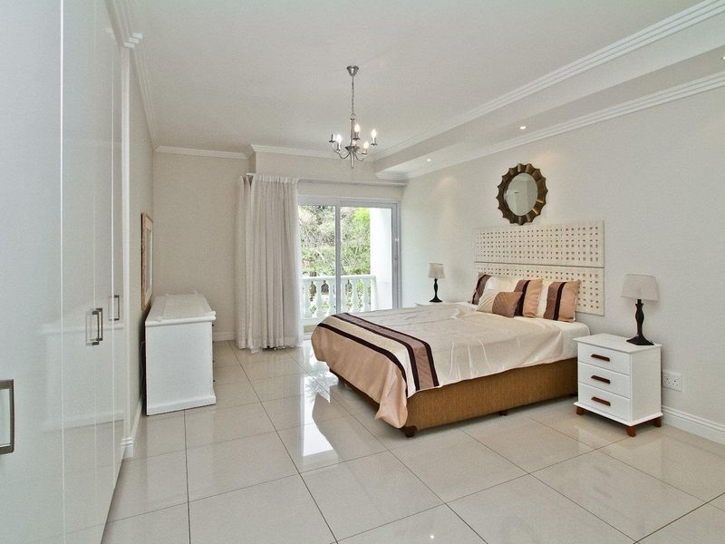 Exclusive Furnished Apartment in Secure Road Closure! - Photo 10