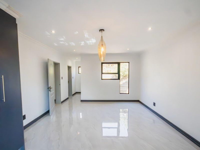 Looking for a HUGE family compound? - Photo 6