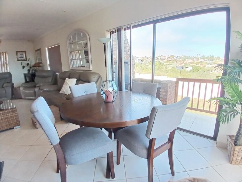 Stunning Modern Home with Sea View - Photo 9