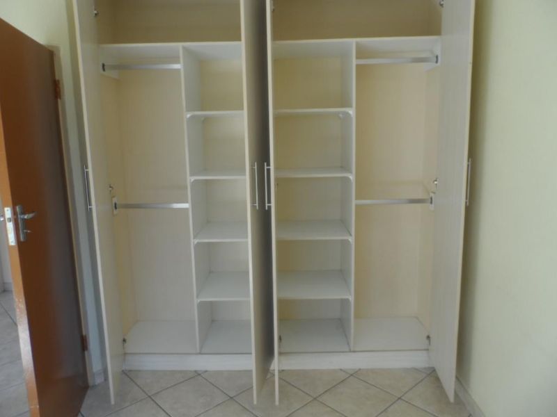 2 BEDROOM FLAT TO RENT IN CAPITAL PARK - Photo 9