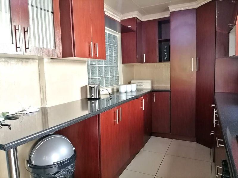 2Bedroom House for Sale in Westbury - Photo 5