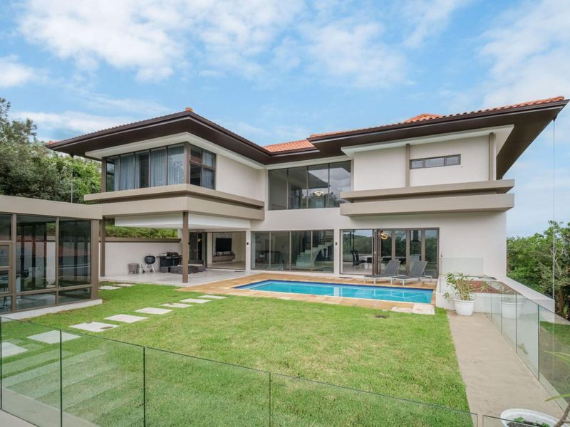 Modern Architectural Masterpiece with distant Seaviews - Photo 5