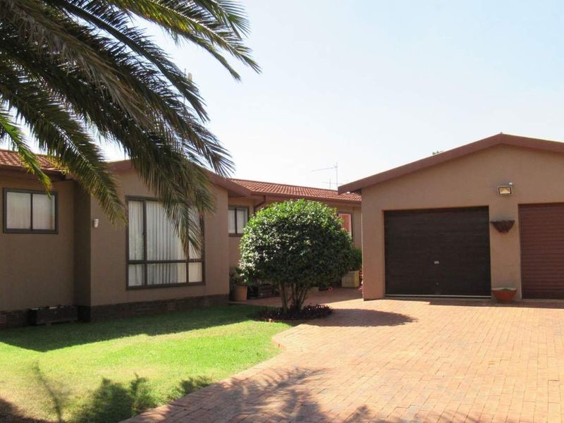 Beautiful Family House for sale - Photo 1