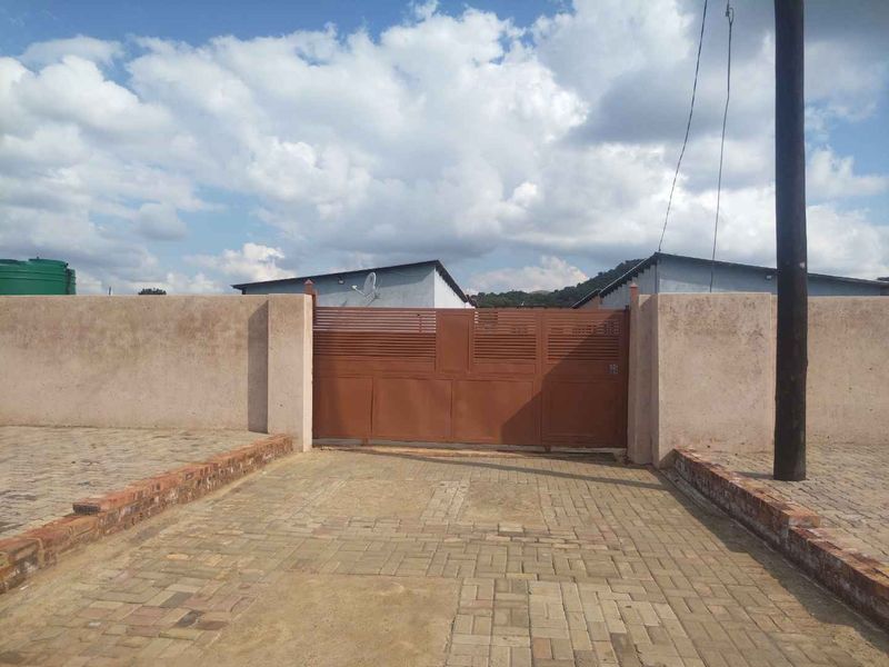 Investment property for sale in Soshanguve South - Photo 2